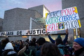 Feminist Activists At The Entrance To The Courthouse - Avignon