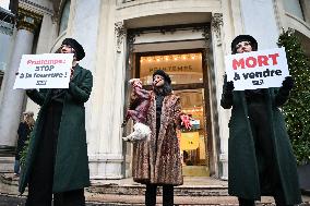 PETA activists in action at Printemps in Paris FA