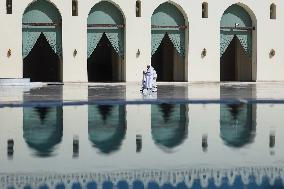 The Al-Hakim Mosque