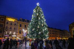 Christmas Tree In Krakow Named The World's Most Beautiful