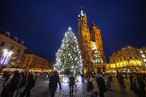 Christmas Tree In Krakow Named The World's Most Beautiful