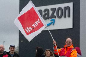 Amazon On Strike During The Christmas Time