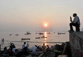 Daily Life In Mumbai