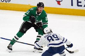 Dallas Stars V Toronto Maple Leafs - NHL