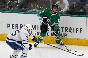 Dallas Stars V Toronto Maple Leafs - NHL