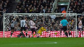 Newcastle United v Brentford - Carabao Cup Quarter Final