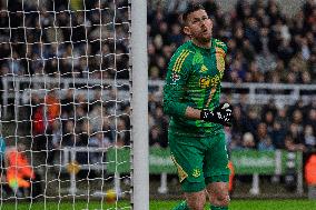 Newcastle United v Brentford - Carabao Cup Quarter Final