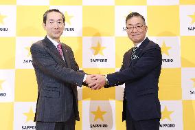 Sapporo HD president change press conference