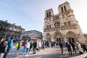 Illustration of Notre Dame de Paris Inside and Outside - Paris AJ