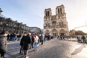 Illustration of Notre Dame de Paris Inside and Outside - Paris AJ