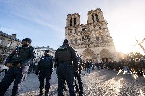 Illustration of Notre Dame de Paris Inside and Outside - Paris AJ