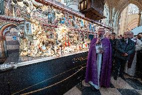 Blessing of the creche of Notre Dame de Paris - Paris AJ