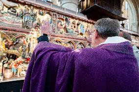 Blessing of the creche of Notre Dame de Paris - Paris AJ