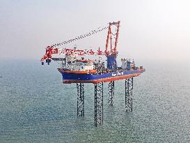 BOREAS Vessel Conducts Lifting Tests in The Sea in Yantai