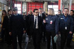 Stephane Sejourne visits customs officers freight zone -  Roissy-en-France