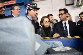 Stephane Sejourne visits customs officers freight zone -  Roissy-en-France