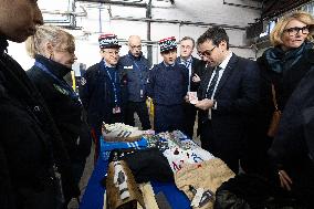 Stephane Sejourne visits customs officers freight zone -  Roissy-en-France