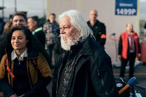 Arrival of Paul Watson in France - Paris