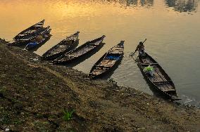 Cultivators Transport Winter Seasonal Vegetables - Bangladesh