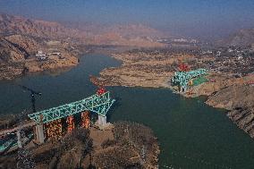 Jianzha Yellow River Bridge Construction