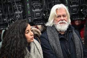 Paul Watson holds a press conference in Paris FA