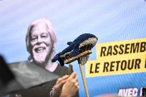 Paul Watson participates in a demonstration in Paris FA