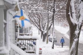 Heavy Snow Clean-Up - Canada