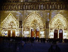 Vespers mass in the Notre-Dame Cathedral - Paris