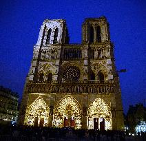 Vespers mass in the Notre-Dame Cathedral - Paris