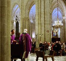 Vespers mass in the Notre-Dame Cathedral - Paris