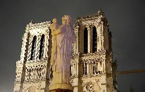 Vespers mass in the Notre-Dame Cathedral - Paris