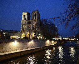 Vespers mass in the Notre-Dame Cathedral - Paris