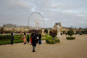 Daily Life In Paris