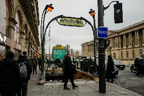 Daily Life In Paris