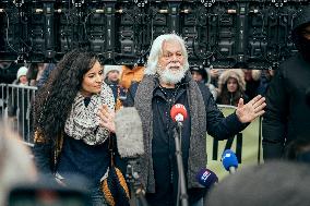 Paul Watson during a Press Conference - Paris AJ