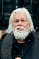 Paul Watson during a Press Conference - Paris AJ