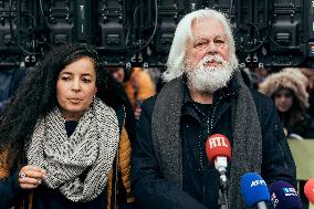 Paul Watson during a Press Conference - Paris AJ