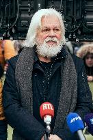 Paul Watson during a Press Conference - Paris AJ