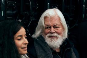 Paul Watson during a Press Conference - Paris AJ