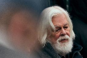 Paul Watson during a Press Conference - Paris AJ