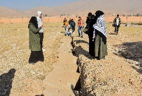 Mass Grave Found Near Damascus - Syria