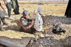 Mass Grave Found Near Damascus - Syria