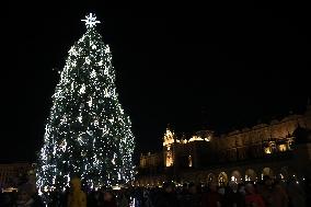 The Most Beautiful Christmas Tree In The World In Krakow