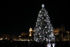 The Most Beautiful Christmas Tree In The World In Krakow