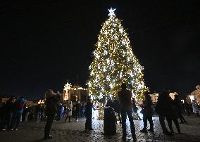 Daily Life In Krakow During Christmas Season