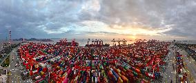 Shanghai Port Container Annual Throughput Exceeded 50 Million TEU