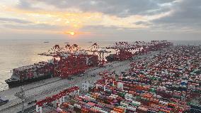 Shanghai Port Container Annual Throughput Exceeded 50 Million TEU