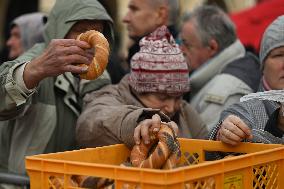 Annual Christmas Food Handout For People In Need In Krakow