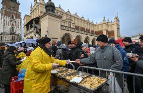 Annual Christmas Food Handout For People In Need In Krakow