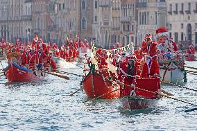 Santa Claus Regata - Venice